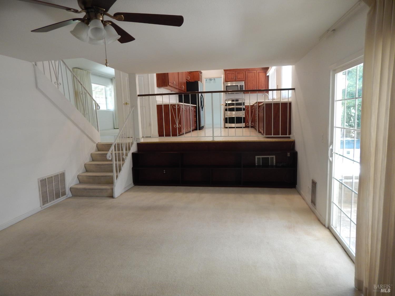 Detail Gallery Image 16 of 55 For 400 Seville Pl, Vacaville,  CA 95688 - 4 Beds | 2/1 Baths