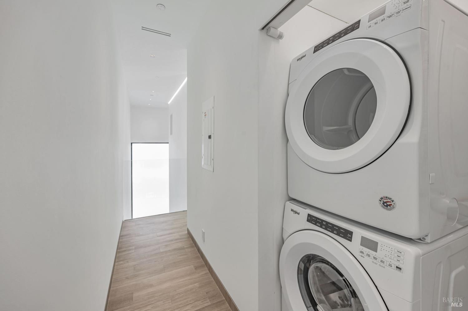 Detail Gallery Image 24 of 31 For 212 Tucker St, Healdsburg,  CA 95448 - 3 Beds | 2/1 Baths