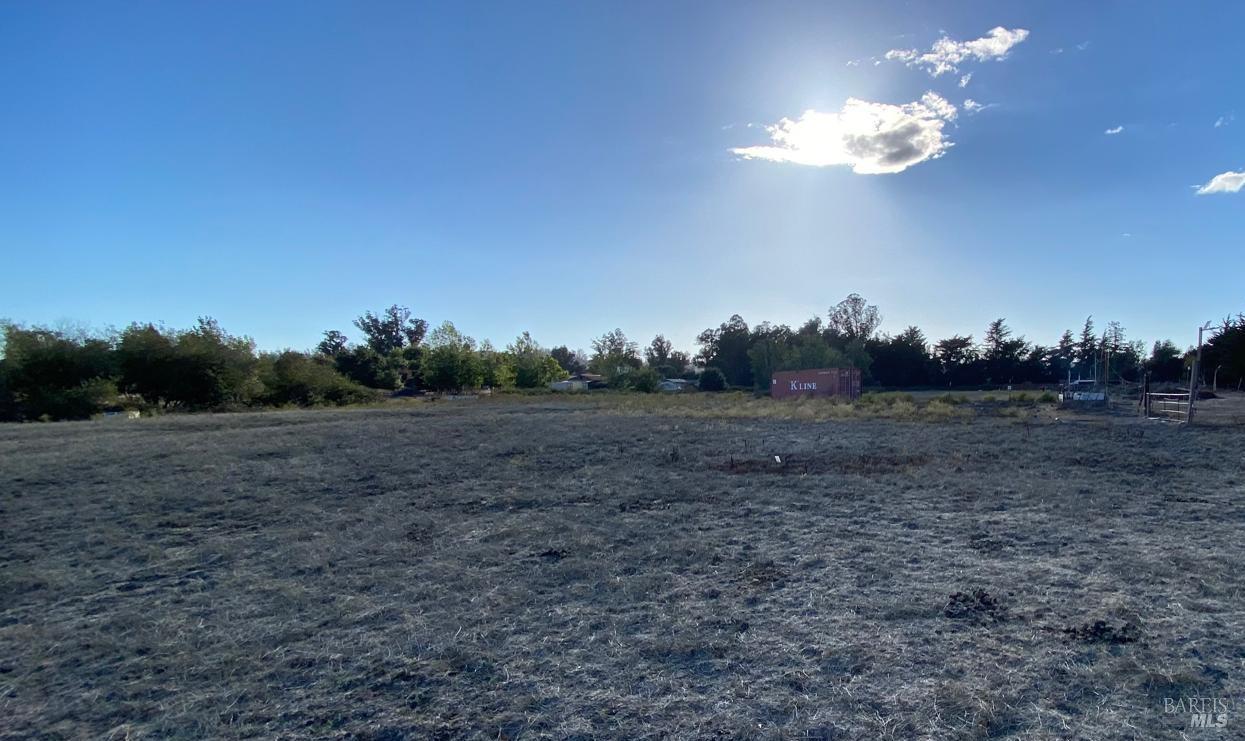 Detail Gallery Image 4 of 4 For 520 E Railroad Ave, Cotati,  CA 94931 - 2 Beds | 1 Baths