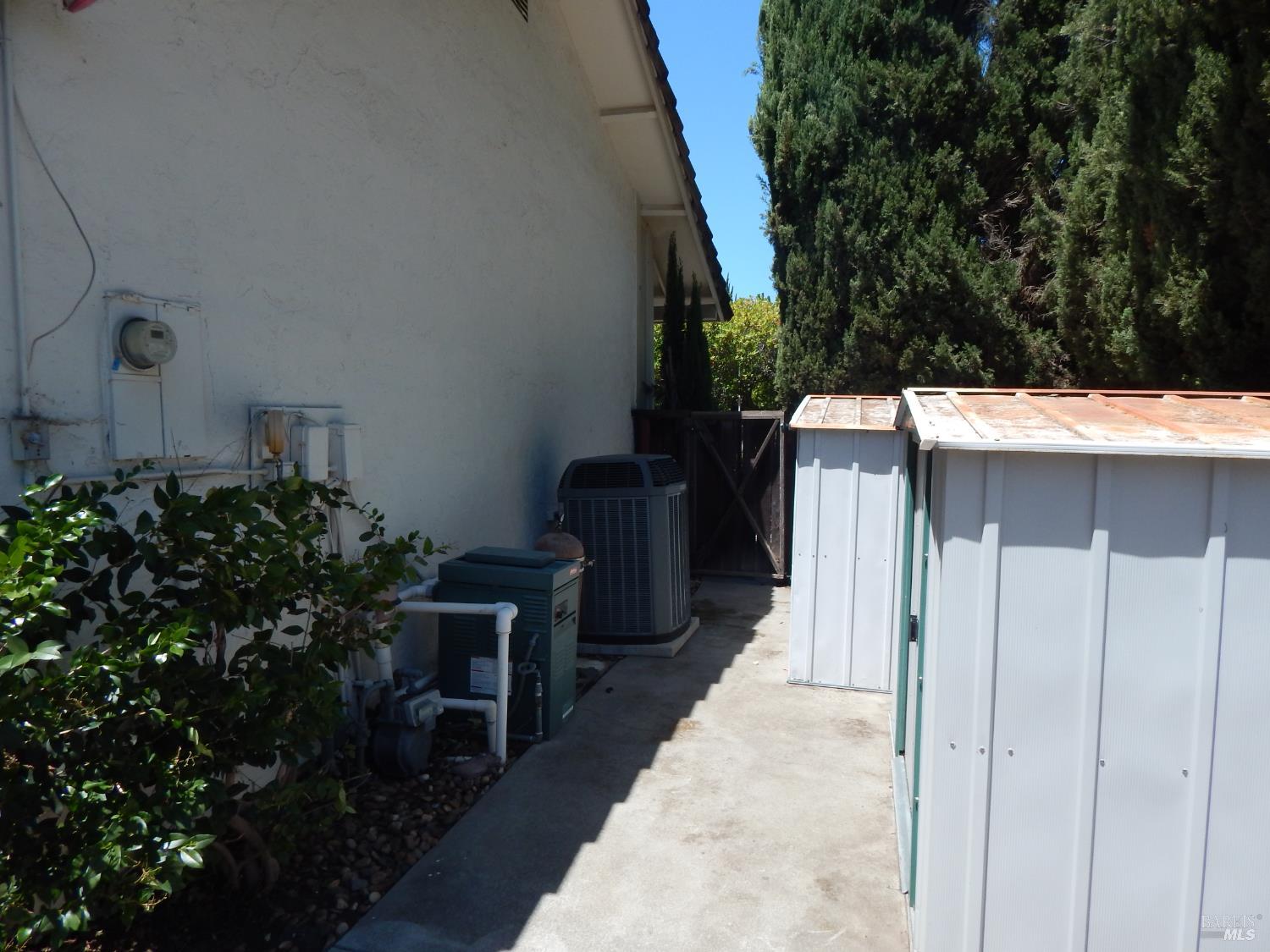 Detail Gallery Image 25 of 55 For 400 Seville Pl, Vacaville,  CA 95688 - 4 Beds | 2/1 Baths