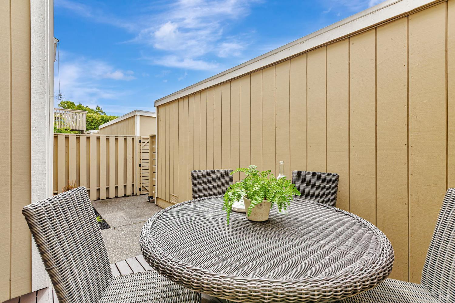 Detail Gallery Image 40 of 45 For 3 Frost Ct, Mill Valley,  CA 94941 - 3 Beds | 2/1 Baths