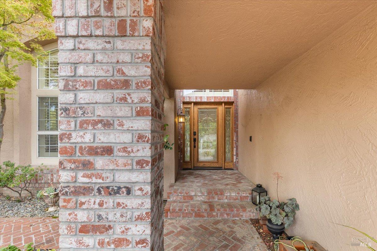 Detail Gallery Image 2 of 67 For 3229 Seminole Cir, Fairfield,  CA 94534 - 5 Beds | 3 Baths