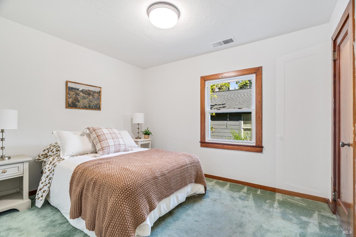 Detail Gallery Image 15 of 25 For 820 Brown St, Healdsburg,  CA 95448 - 3 Beds | 2 Baths