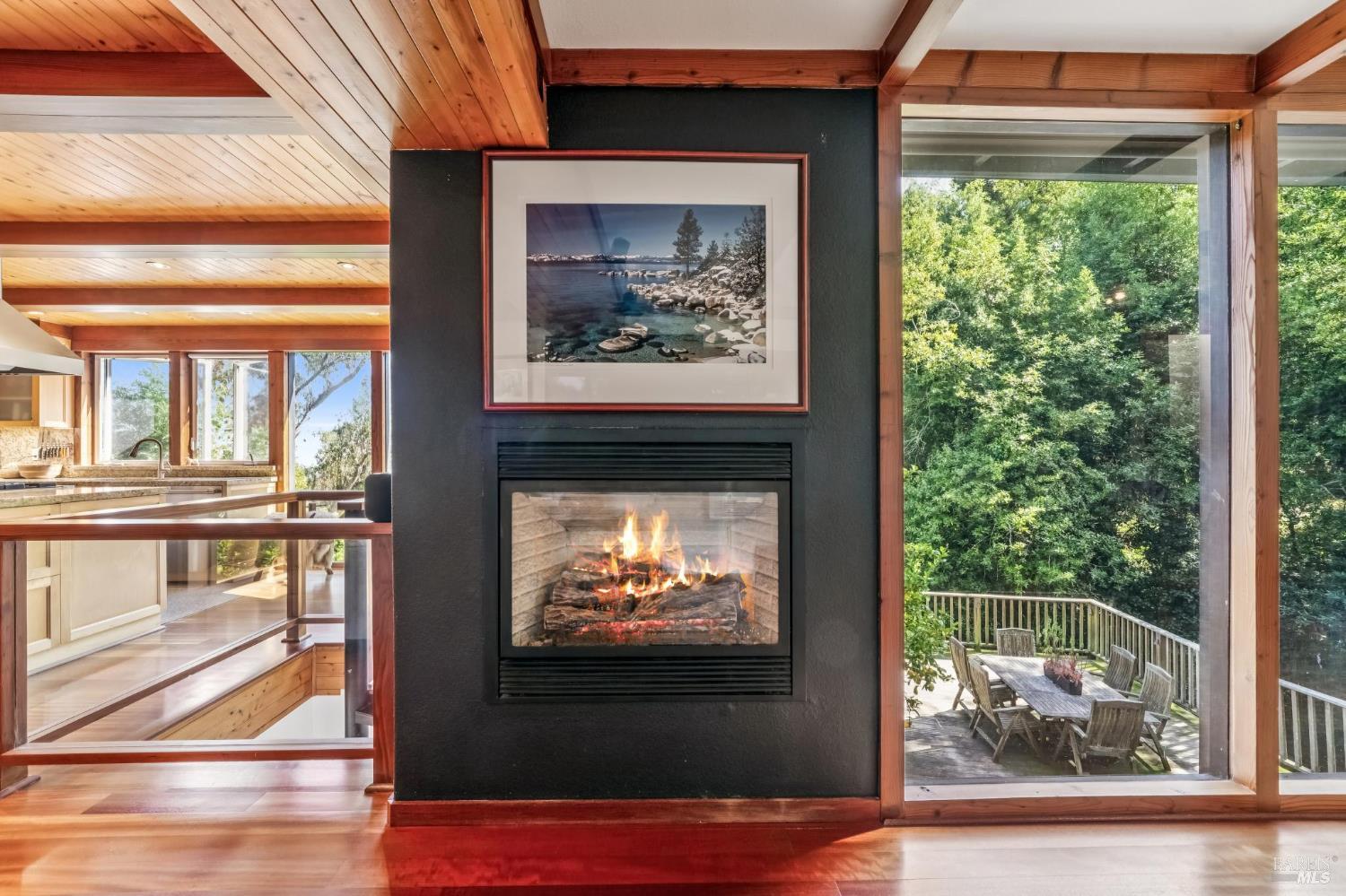 Detail Gallery Image 15 of 43 For 40 Mountain Ln, Mill Valley,  CA 94941 - 3 Beds | 2/1 Baths