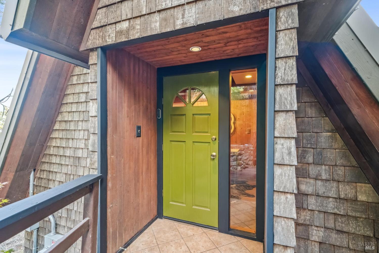 Detail Gallery Image 36 of 43 For 40 Mountain Ln, Mill Valley,  CA 94941 - 3 Beds | 2/1 Baths