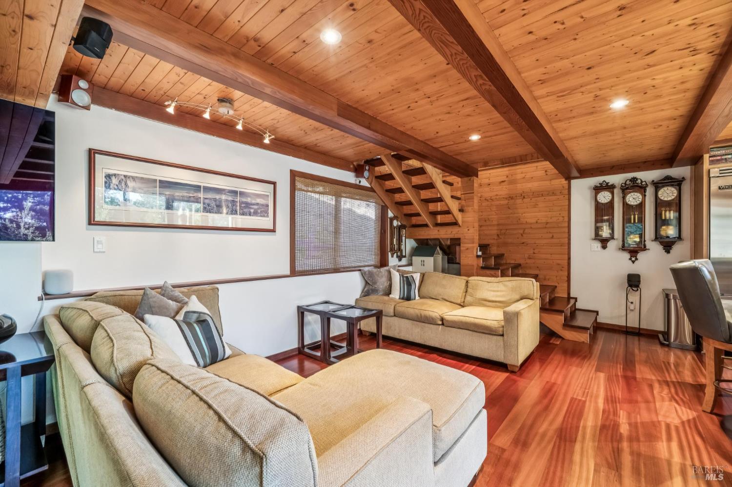 Detail Gallery Image 11 of 43 For 40 Mountain Ln, Mill Valley,  CA 94941 - 3 Beds | 2/1 Baths