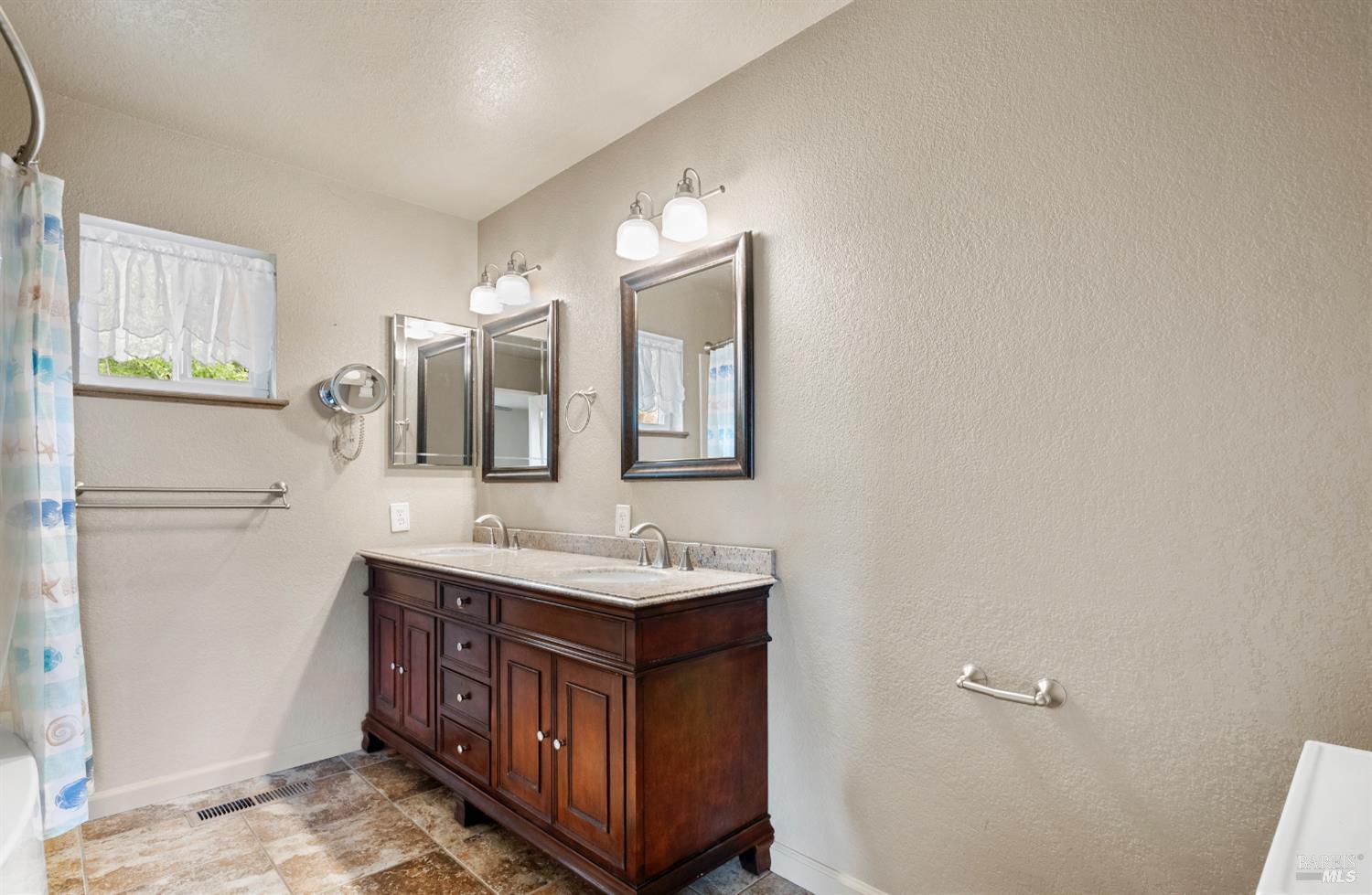 Detail Gallery Image 35 of 66 For 6 Blackwood Ct, Napa,  CA 94558 - 3 Beds | 2 Baths