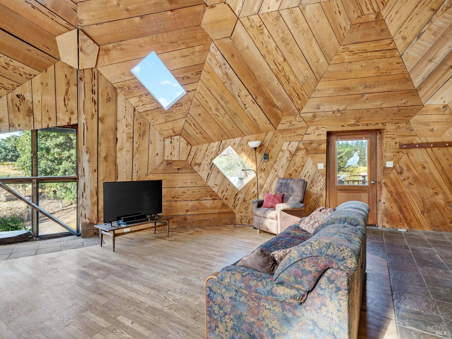 Detail Gallery Image 14 of 57 For 2333 Guntley Rd, Philo,  CA 95466 - 4 Beds | 2 Baths