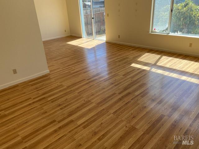 Detail Gallery Image 16 of 21 For 953 Mccoy Creek Cir, Suisun City,  CA 94585 - 4 Beds | 2/1 Baths