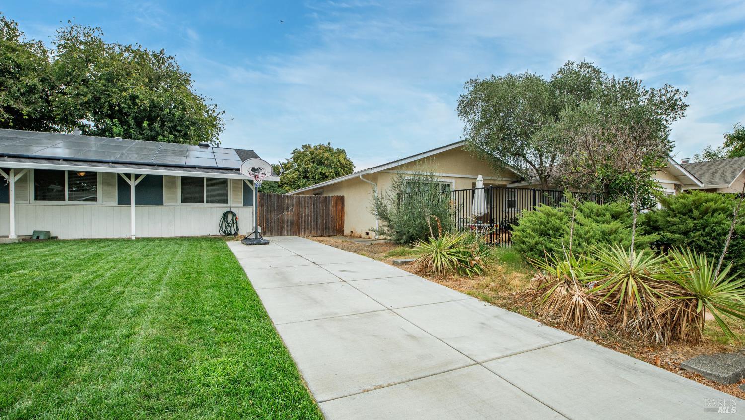 Detail Gallery Image 5 of 37 For 259 Bowline Dr, Vacaville,  CA 95687 - 4 Beds | 2 Baths