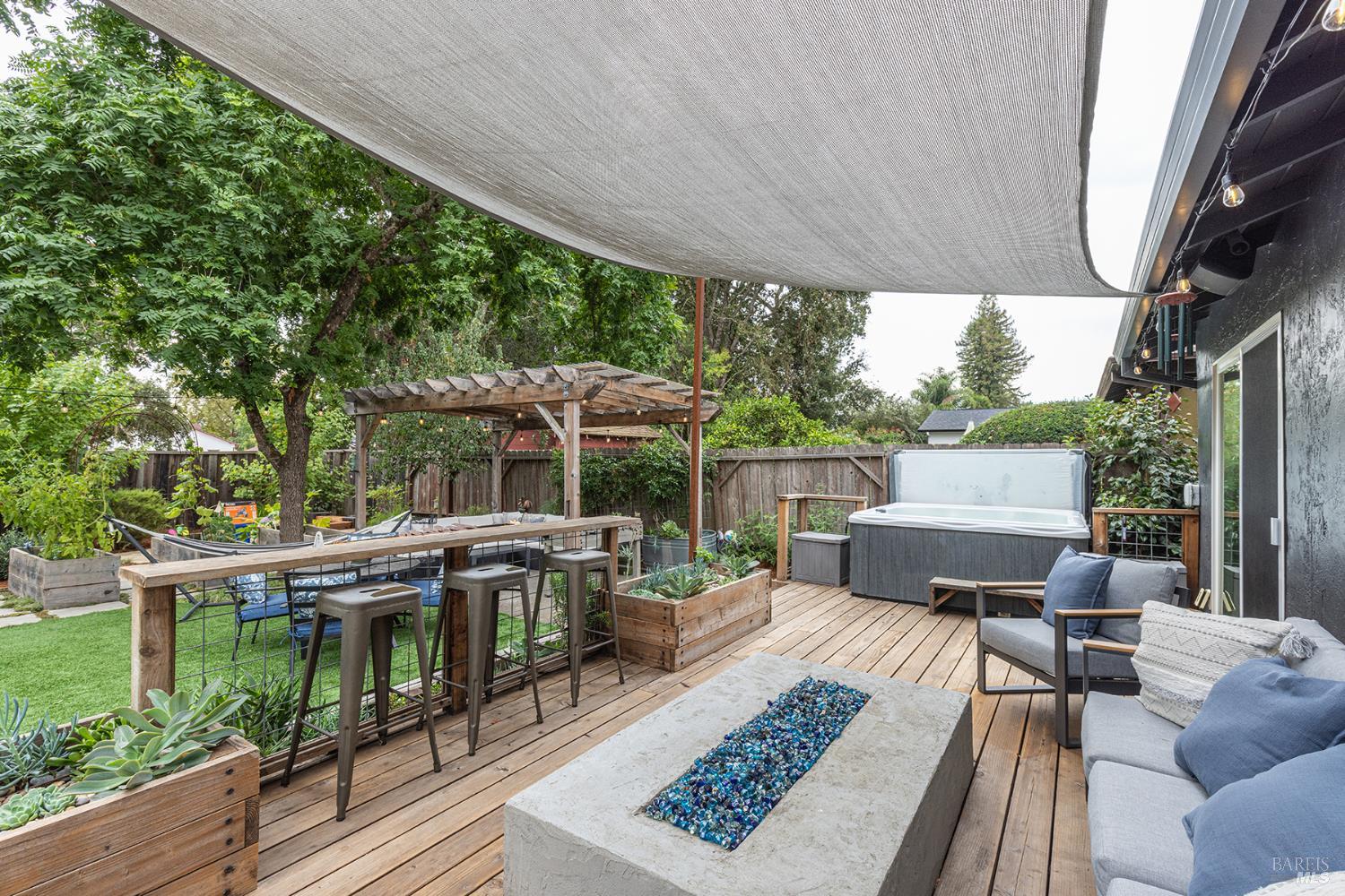 Detail Gallery Image 8 of 65 For 1961 Waverly St, Napa,  CA 94558 - 3 Beds | 3 Baths