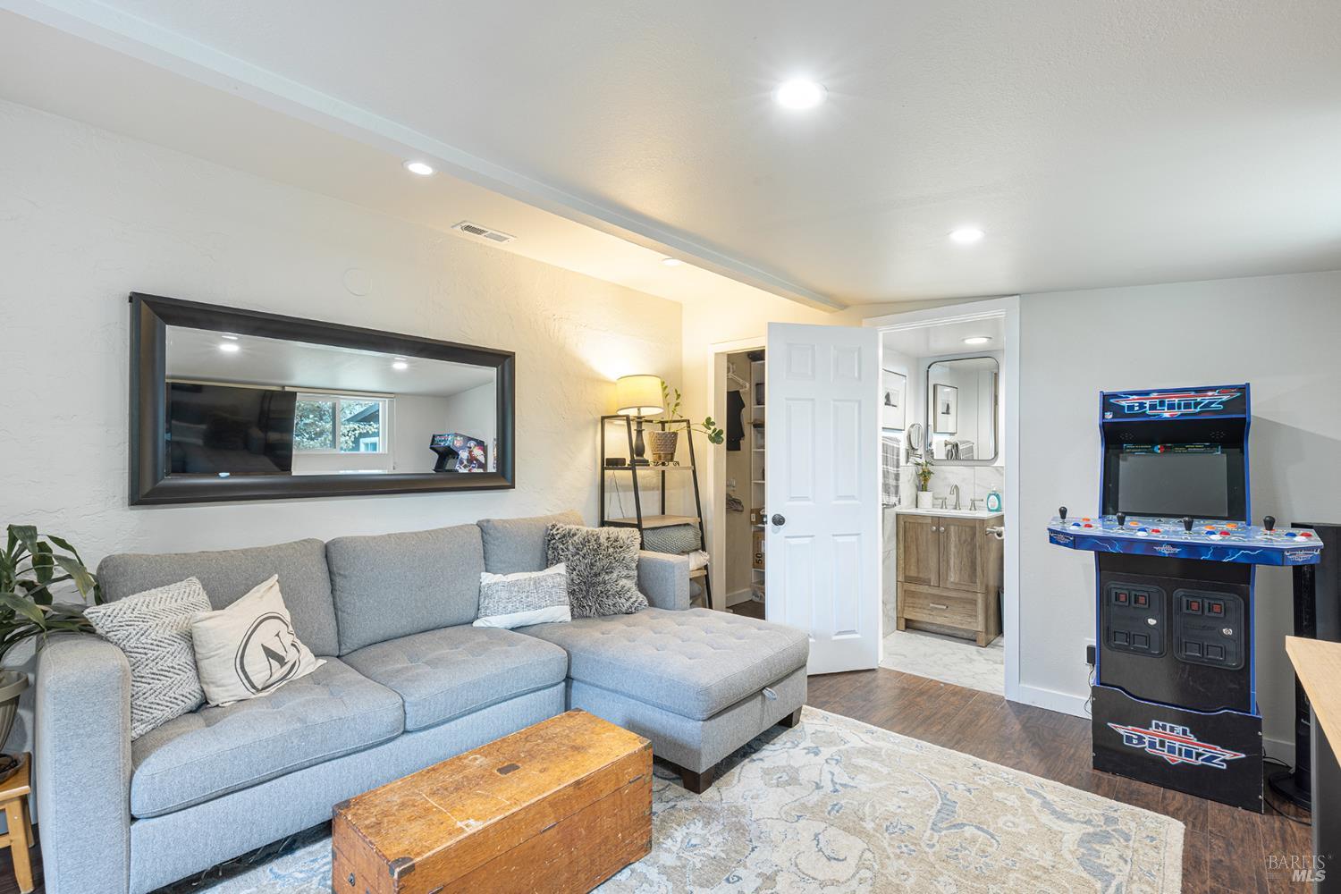 Detail Gallery Image 26 of 65 For 1961 Waverly St, Napa,  CA 94558 - 3 Beds | 3 Baths