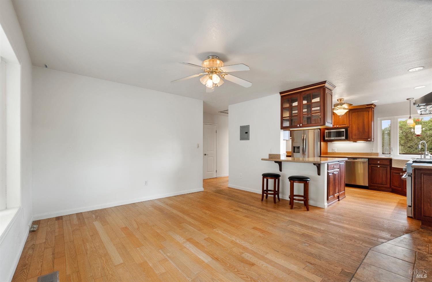 Detail Gallery Image 6 of 66 For 6 Blackwood Ct, Napa,  CA 94558 - 3 Beds | 2 Baths