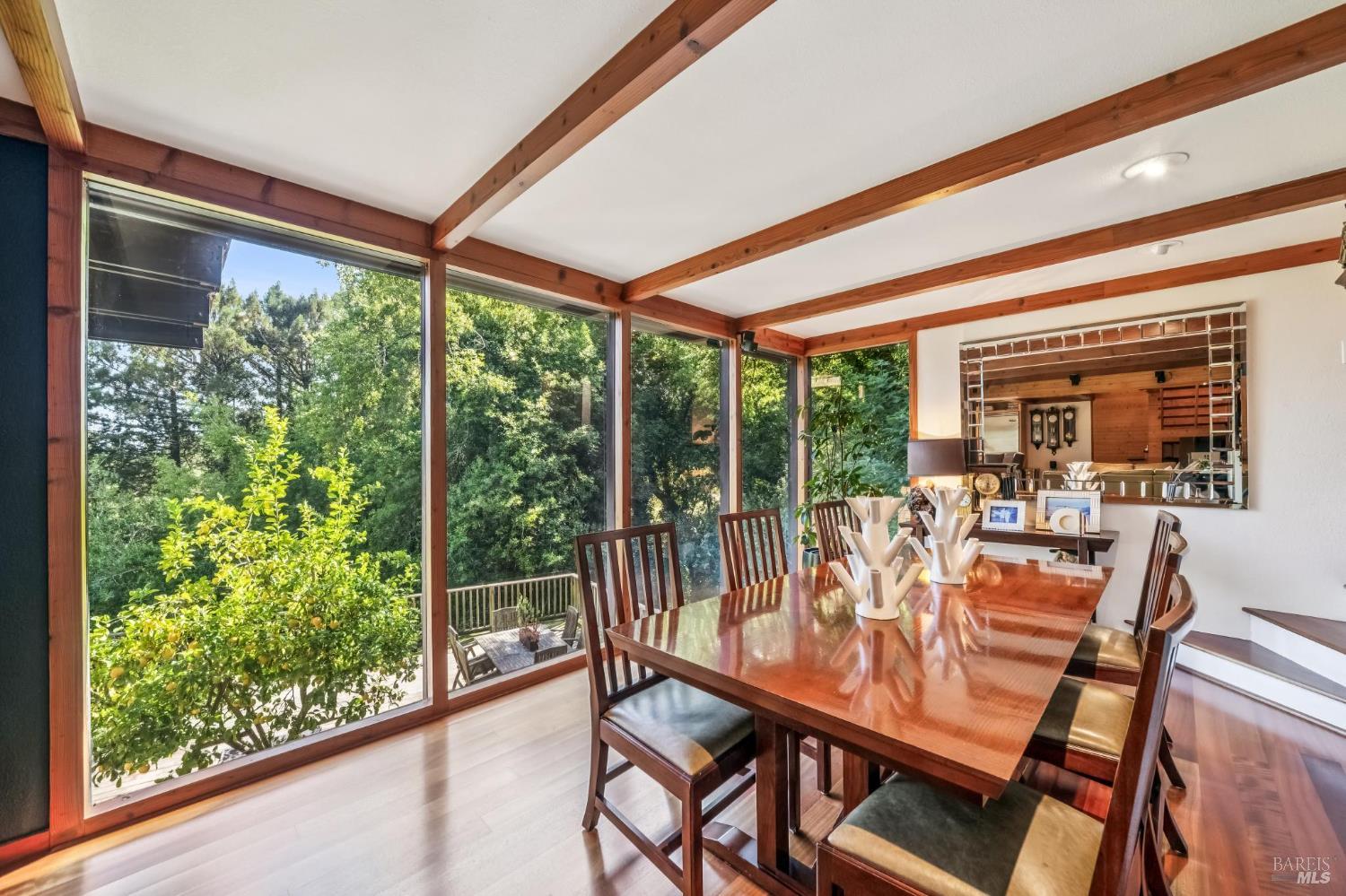 Detail Gallery Image 13 of 43 For 40 Mountain Ln, Mill Valley,  CA 94941 - 3 Beds | 2/1 Baths