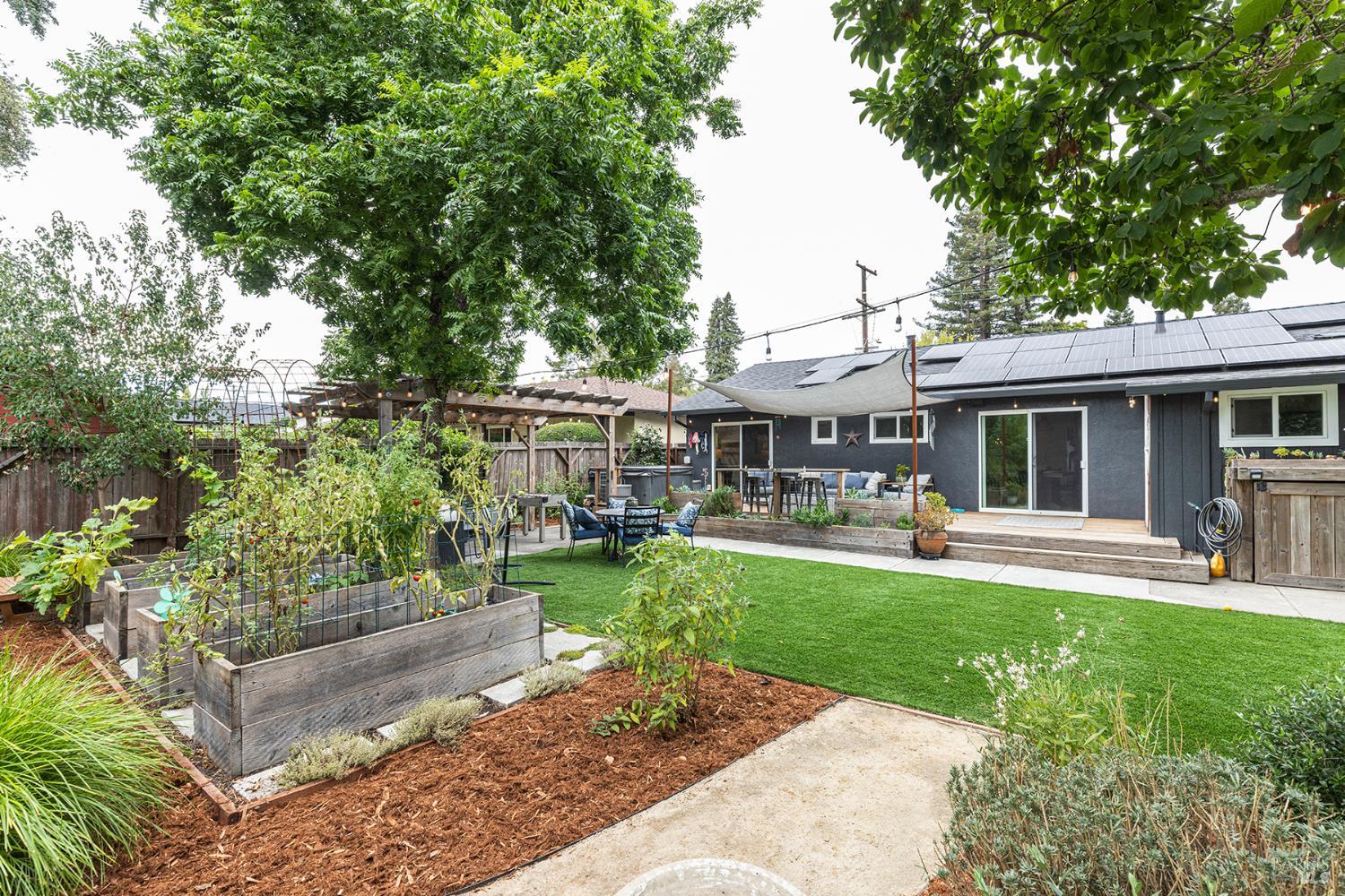 Detail Gallery Image 61 of 65 For 1961 Waverly St, Napa,  CA 94558 - 3 Beds | 3 Baths