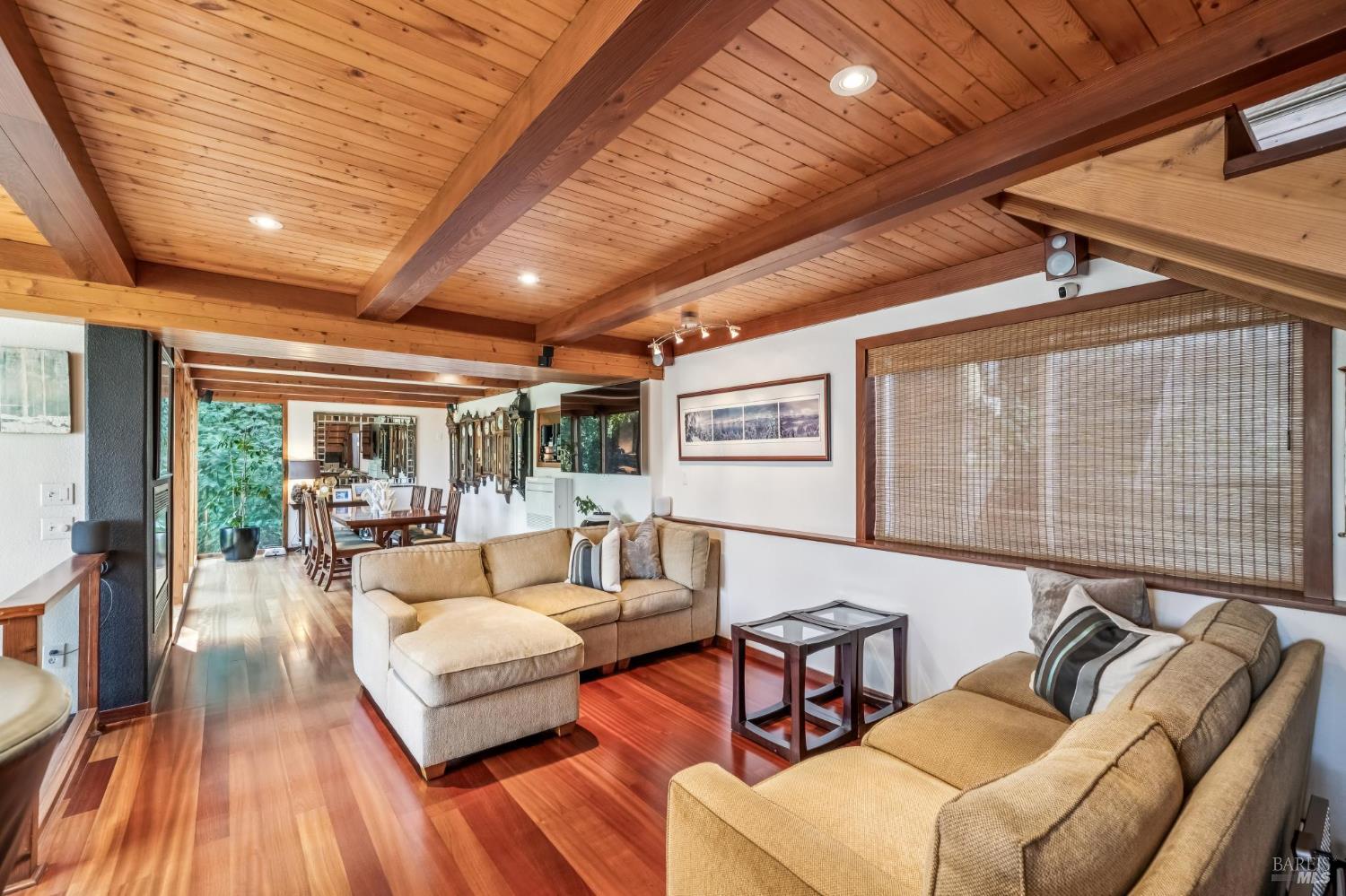 Detail Gallery Image 10 of 43 For 40 Mountain Ln, Mill Valley,  CA 94941 - 3 Beds | 2/1 Baths