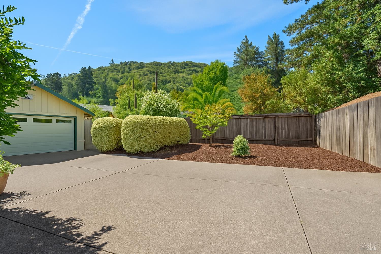 Detail Gallery Image 26 of 41 For 95 Florence Ave, San Anselmo,  CA 94960 - 4 Beds | 3/1 Baths