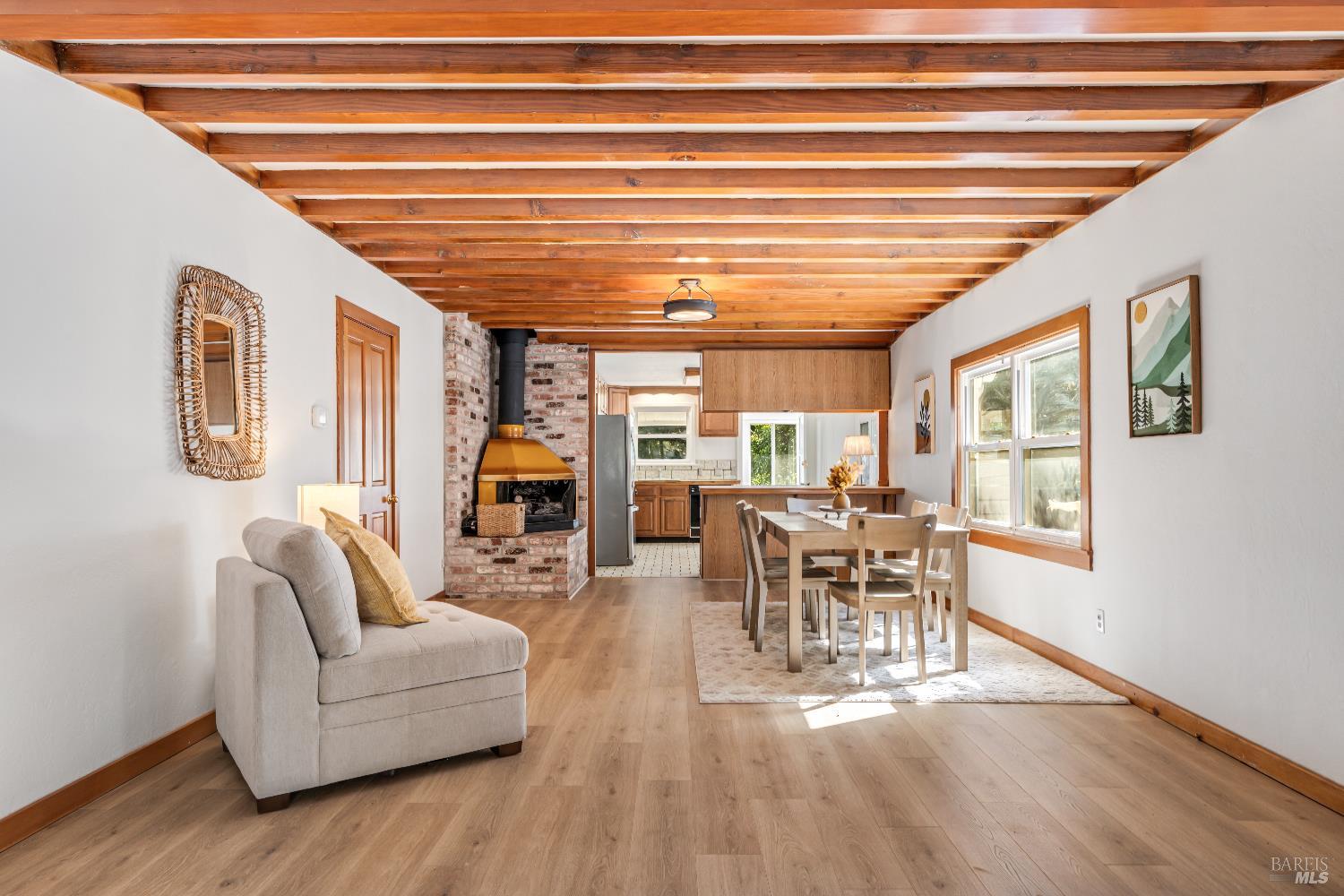 Detail Gallery Image 7 of 25 For 820 Brown St, Healdsburg,  CA 95448 - 3 Beds | 2 Baths