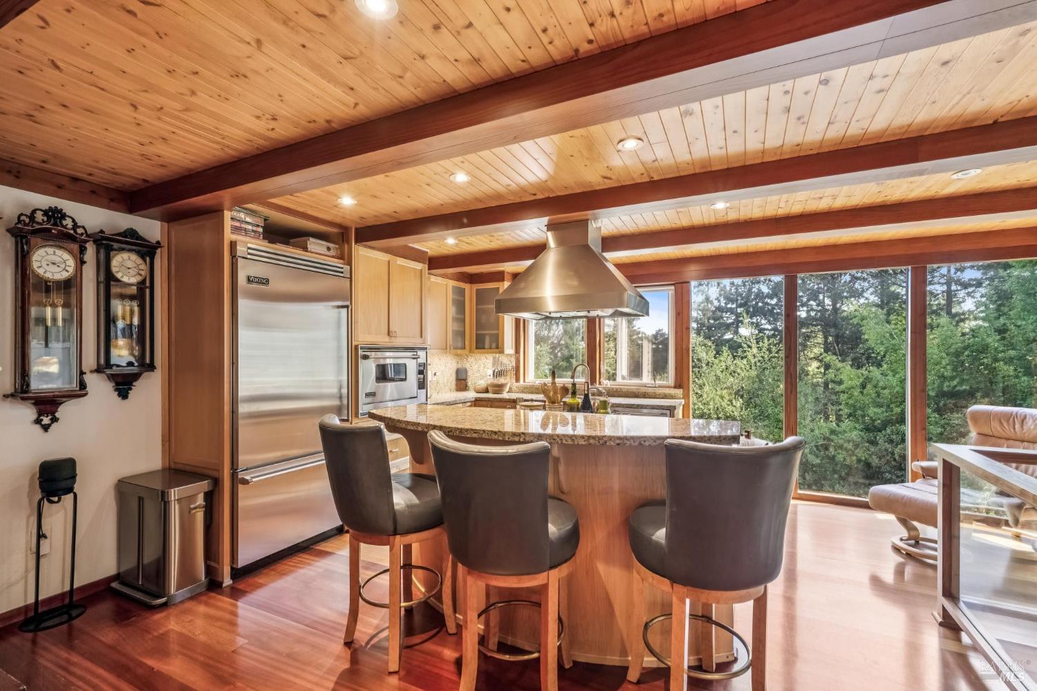 Detail Gallery Image 7 of 43 For 40 Mountain Ln, Mill Valley,  CA 94941 - 3 Beds | 2/1 Baths