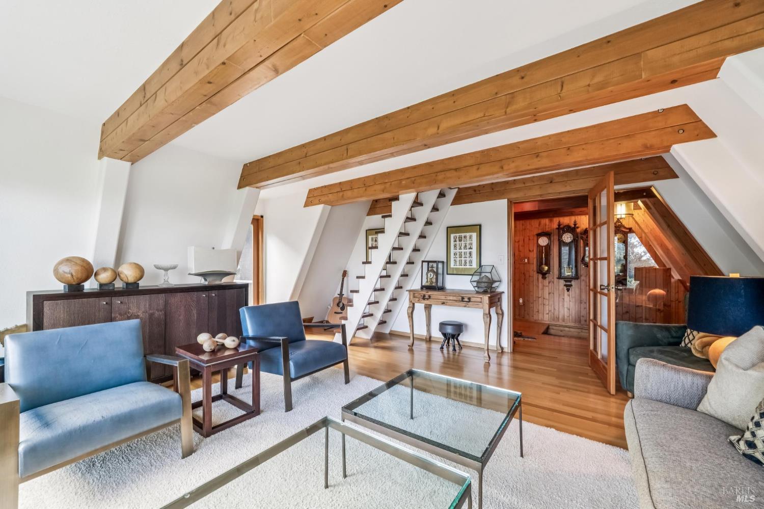 Detail Gallery Image 17 of 43 For 40 Mountain Ln, Mill Valley,  CA 94941 - 3 Beds | 2/1 Baths