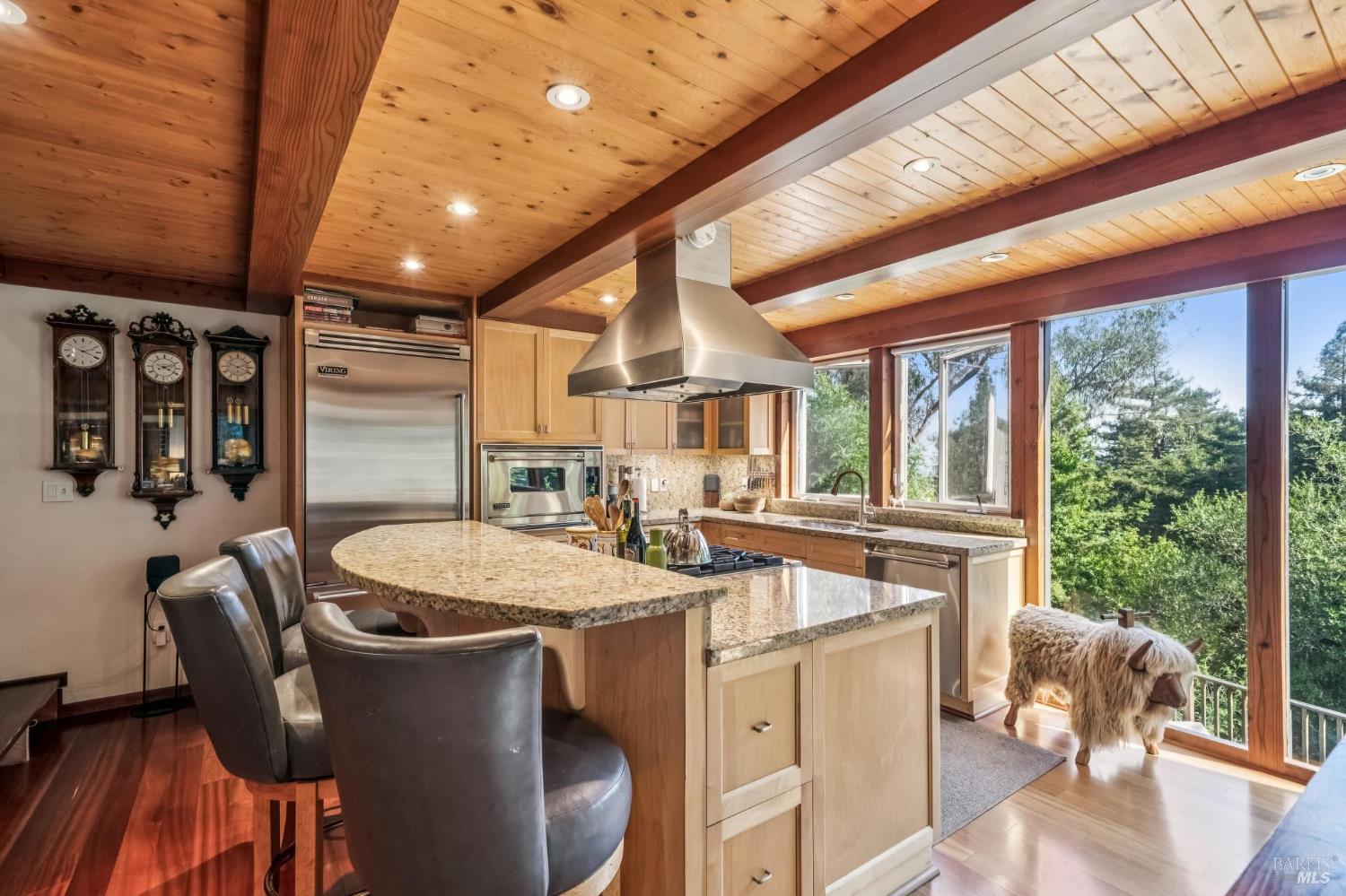 Detail Gallery Image 6 of 43 For 40 Mountain Ln, Mill Valley,  CA 94941 - 3 Beds | 2/1 Baths