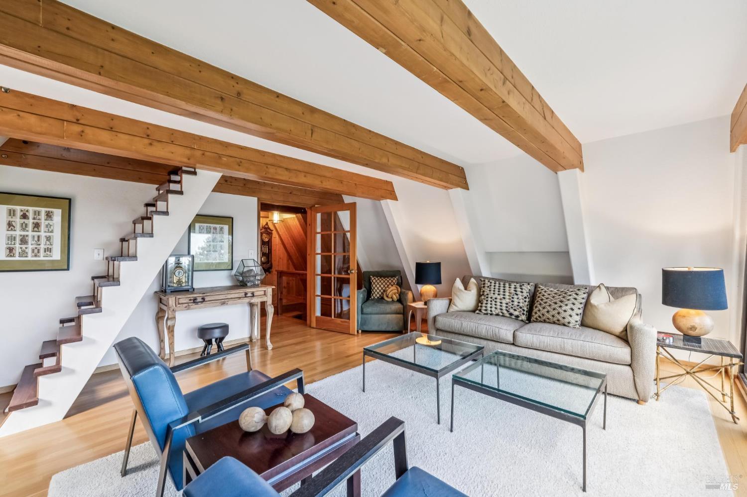 Detail Gallery Image 19 of 43 For 40 Mountain Ln, Mill Valley,  CA 94941 - 3 Beds | 2/1 Baths