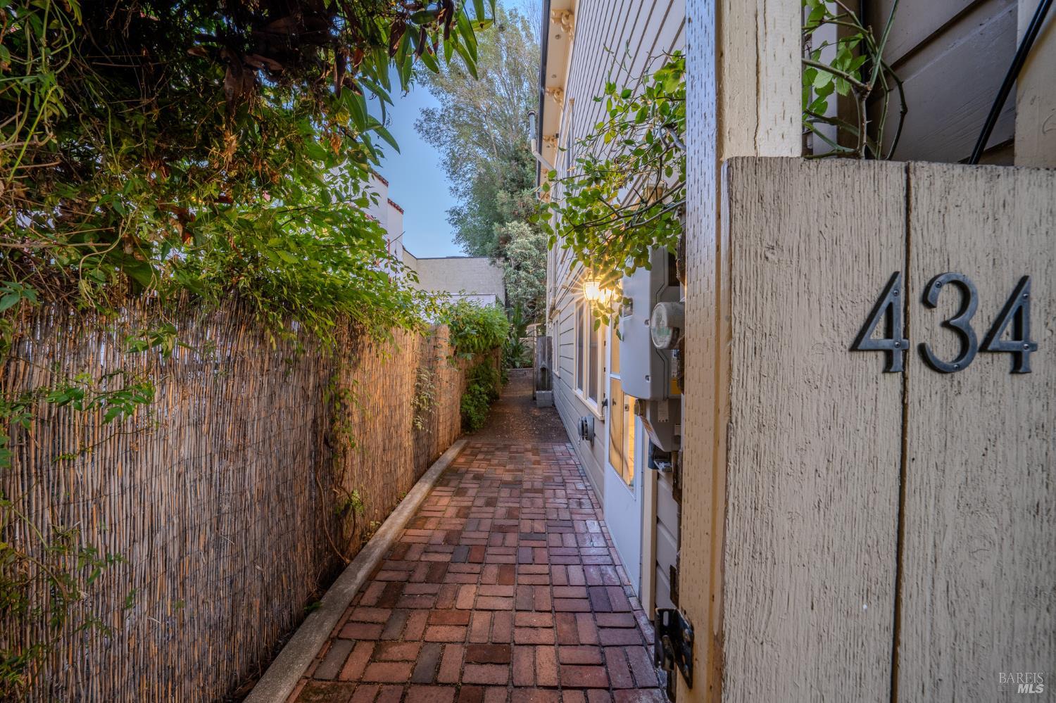 Detail Gallery Image 24 of 40 For 432 8th St, Santa Rosa,  CA 95401 - 4 Beds | 3 Baths