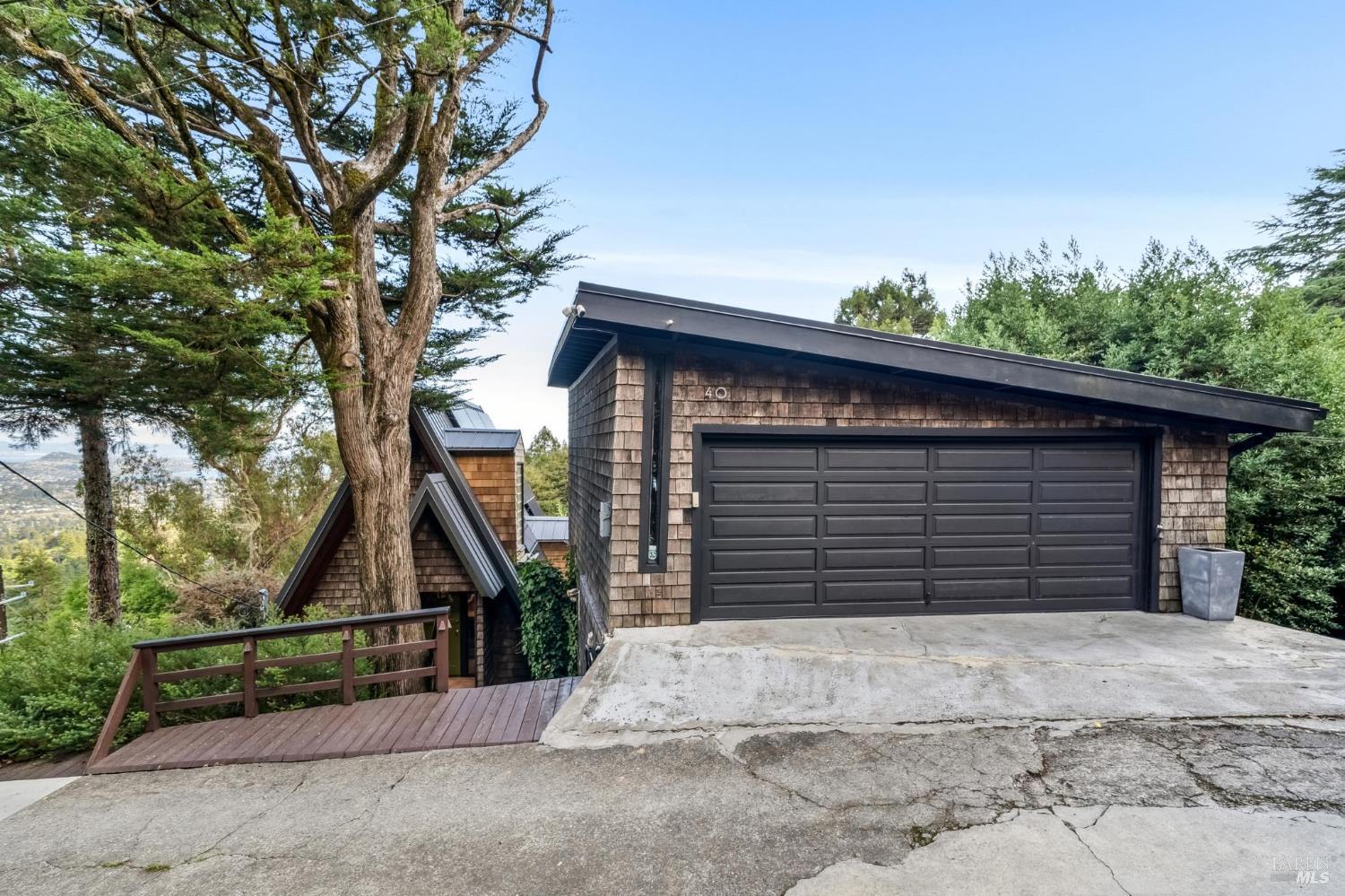 Detail Gallery Image 37 of 43 For 40 Mountain Ln, Mill Valley,  CA 94941 - 3 Beds | 2/1 Baths