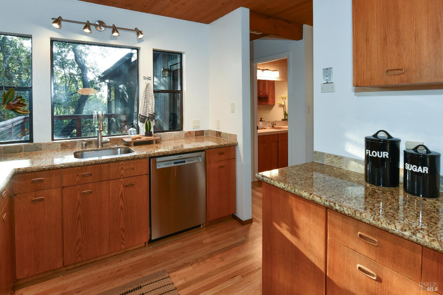 Detail Gallery Image 21 of 53 For 1625 Meek Ave, Napa,  CA 94559 - 3 Beds | 2/1 Baths