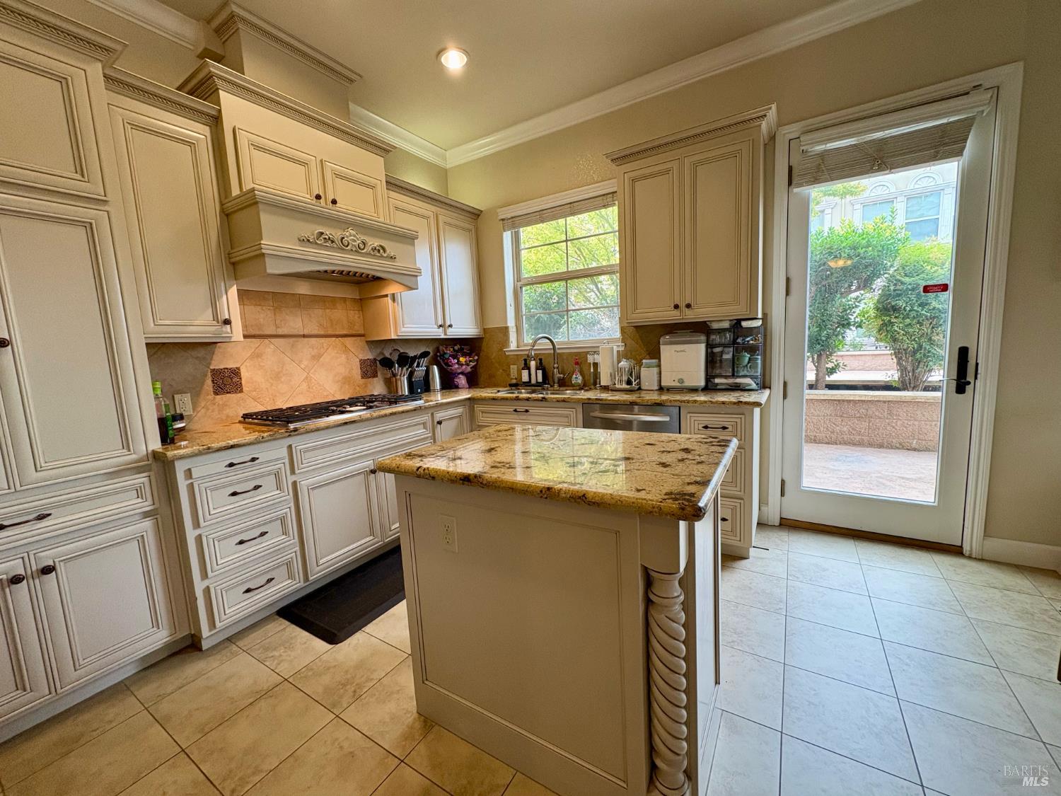 Detail Gallery Image 8 of 55 For 1211 Symphony Way, Vallejo,  CA 94591 - 2 Beds | 2 Baths