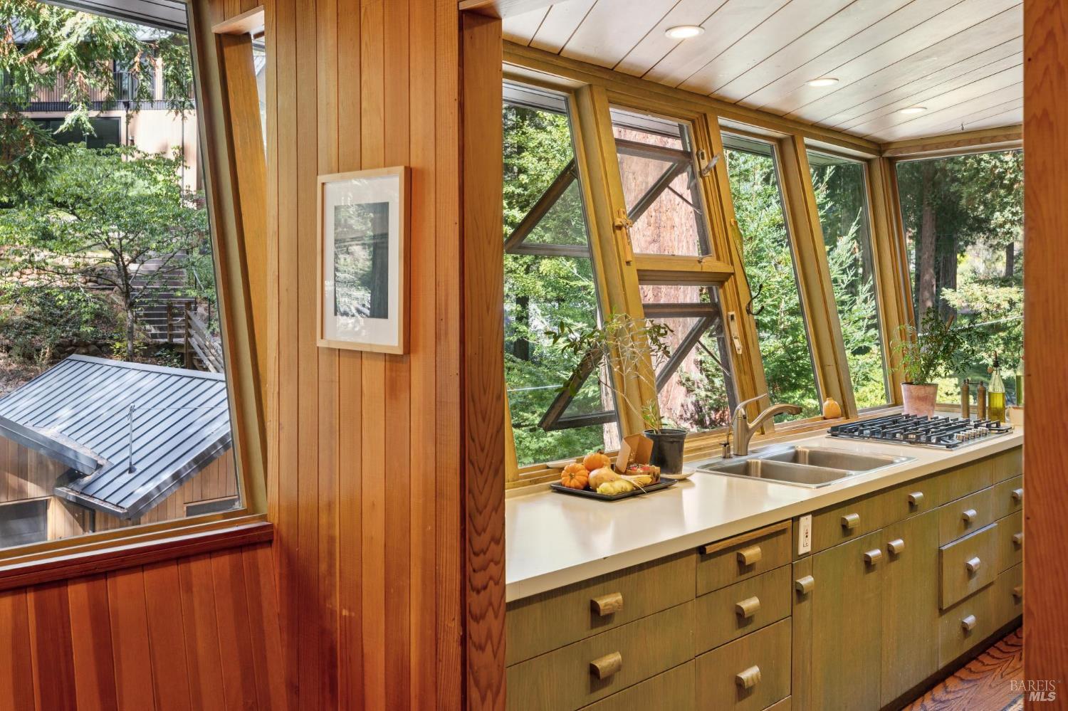 Detail Gallery Image 17 of 45 For 20 Winwood Pl, Mill Valley,  CA 94941 - 3 Beds | 2 Baths