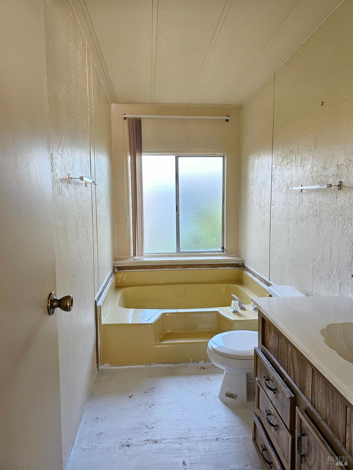 Detail Gallery Image 39 of 40 For 13924 Chestnut Ln, Clearlake Oaks,  CA 95423 - 2 Beds | 2 Baths