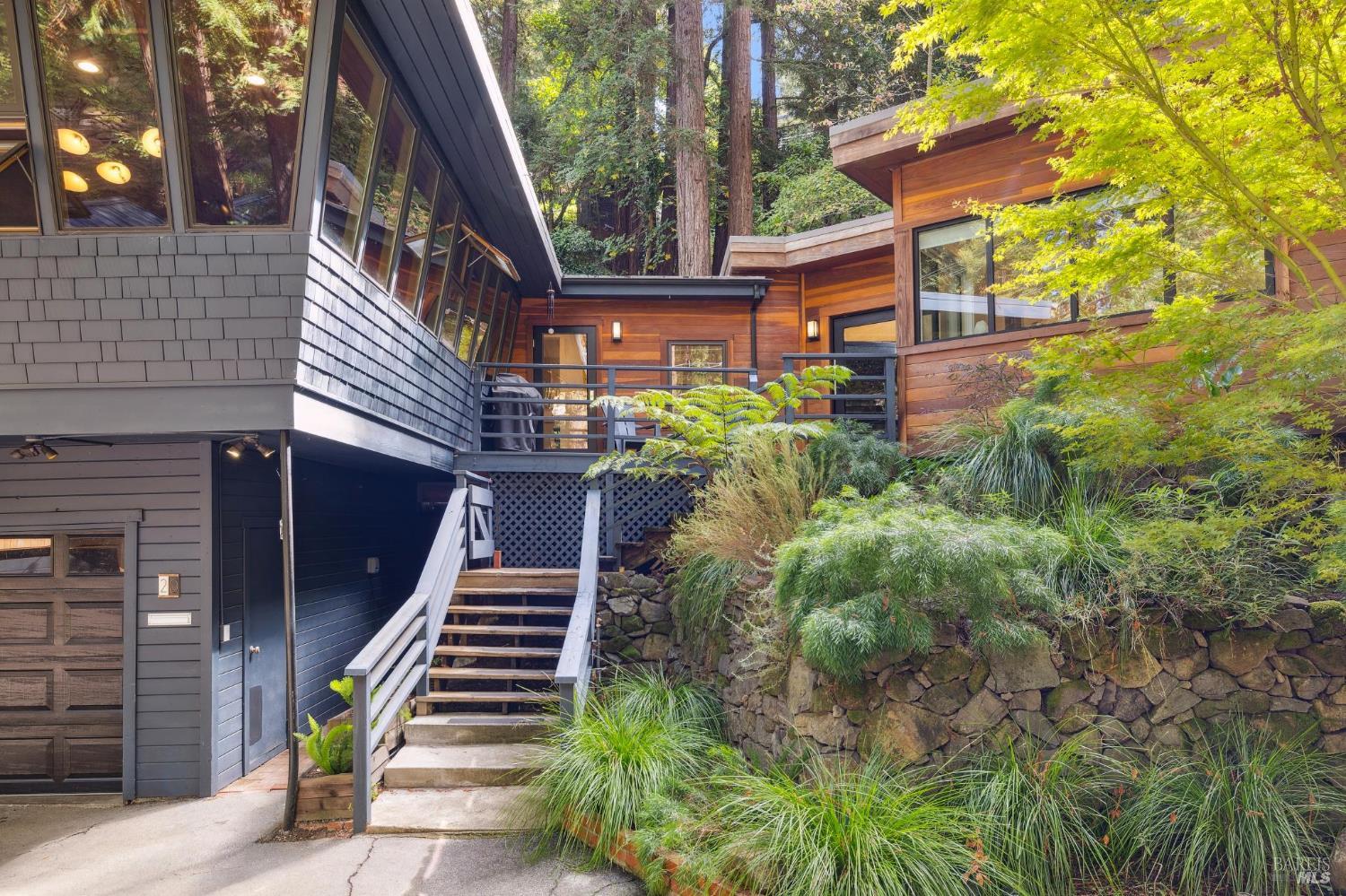 Detail Gallery Image 5 of 45 For 20 Winwood Pl, Mill Valley,  CA 94941 - 3 Beds | 2 Baths