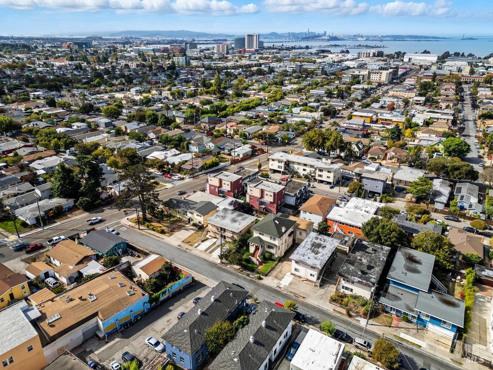 Detail Gallery Image 6 of 8 For 2922 Stanton St, Berkeley,  CA 94702 - – Beds | – Baths