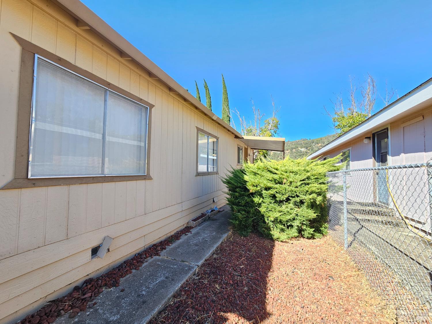 Detail Gallery Image 4 of 40 For 13924 Chestnut Ln, Clearlake Oaks,  CA 95423 - 2 Beds | 2 Baths