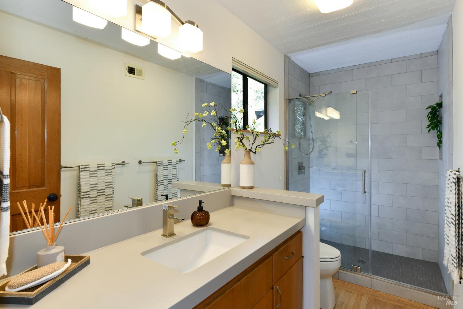 Detail Gallery Image 10 of 53 For 1625 Meek Ave, Napa,  CA 94559 - 3 Beds | 2/1 Baths