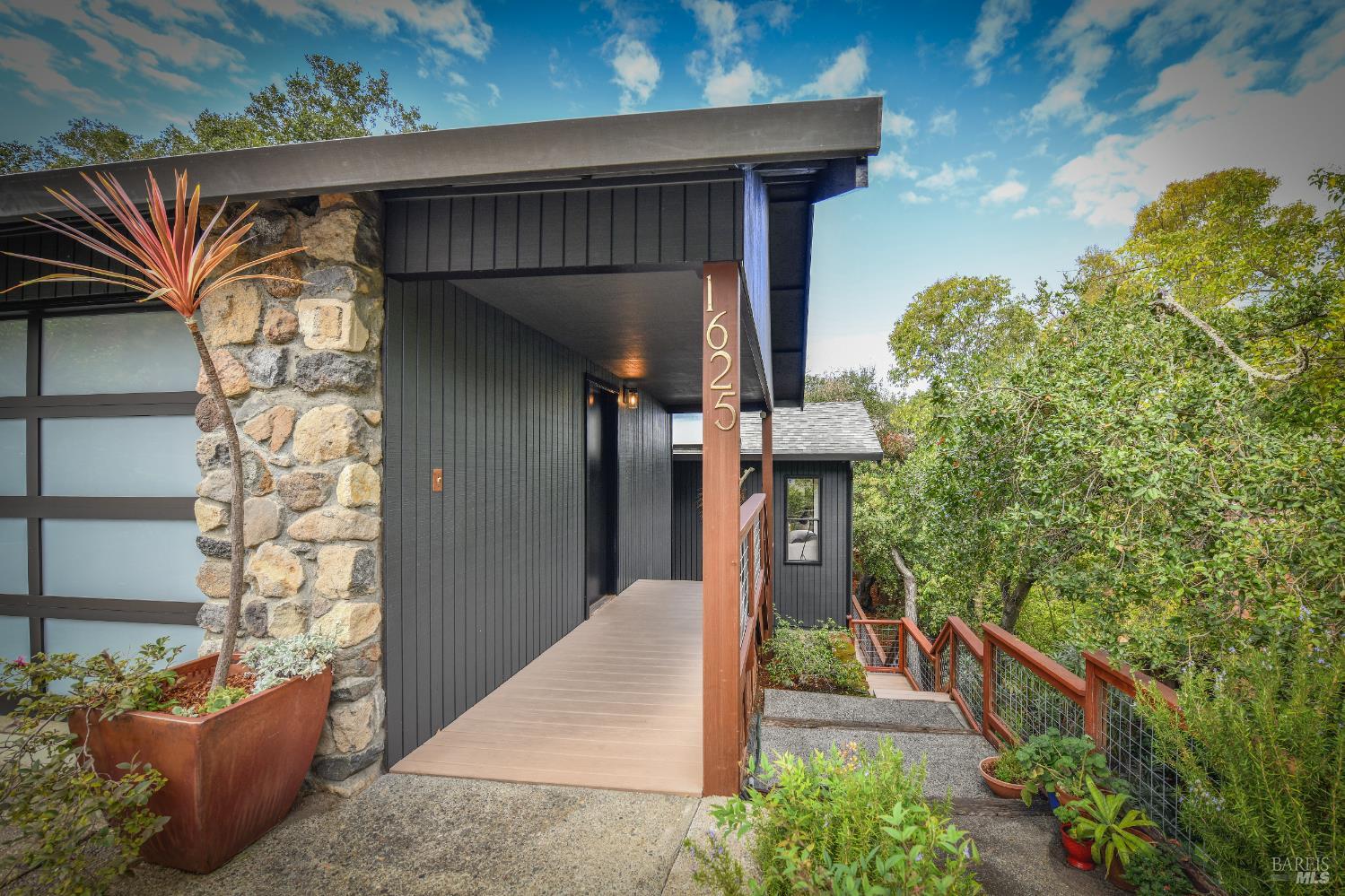 Detail Gallery Image 53 of 53 For 1625 Meek Ave, Napa,  CA 94559 - 3 Beds | 2/1 Baths