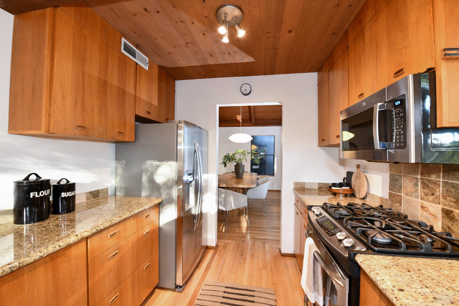 Detail Gallery Image 24 of 53 For 1625 Meek Ave, Napa,  CA 94559 - 3 Beds | 2/1 Baths