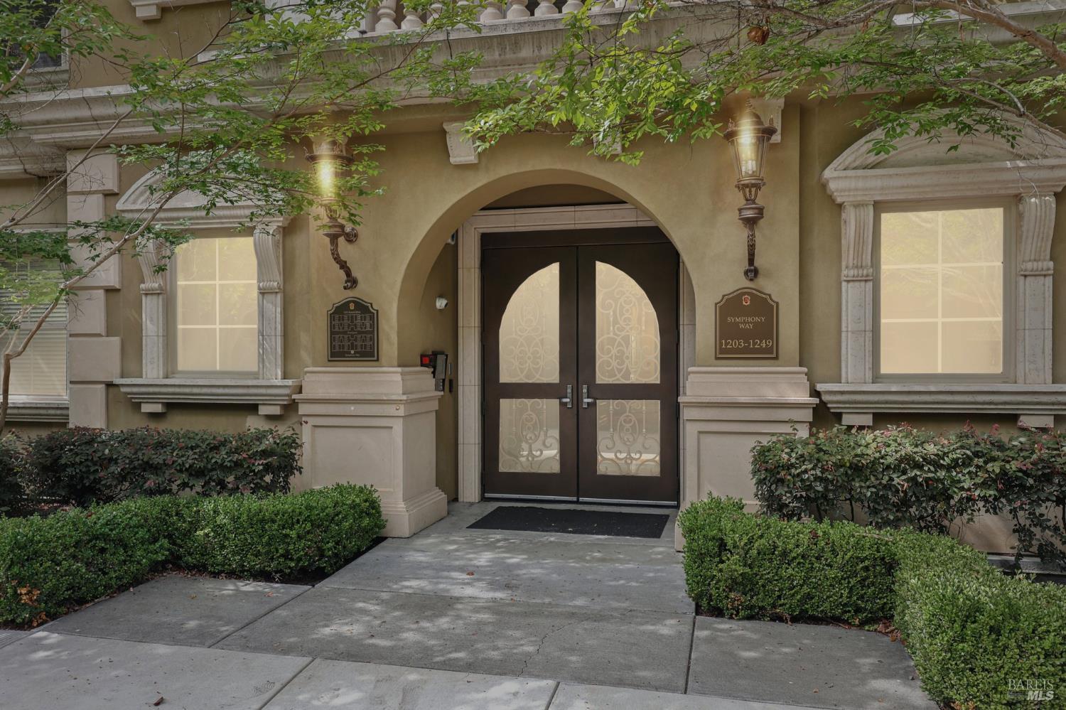 Front Image Thumbnail for BA325088817