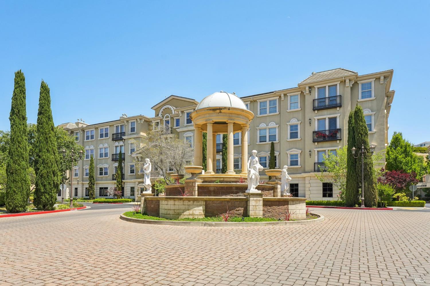 Detail Gallery Image 4 of 55 For 1211 Symphony Way, Vallejo,  CA 94591 - 2 Beds | 2 Baths