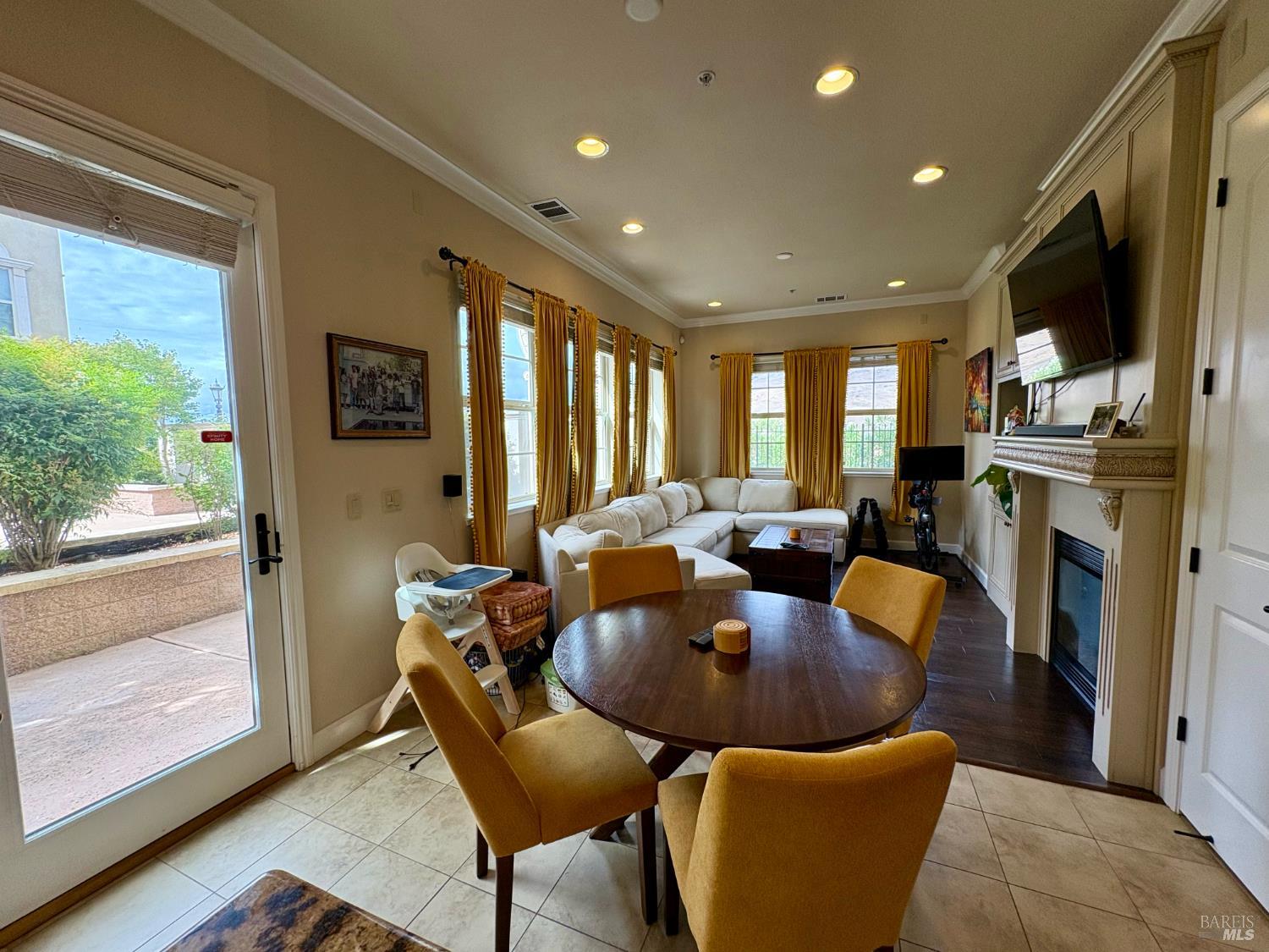 Detail Gallery Image 13 of 55 For 1211 Symphony Way, Vallejo,  CA 94591 - 2 Beds | 2 Baths