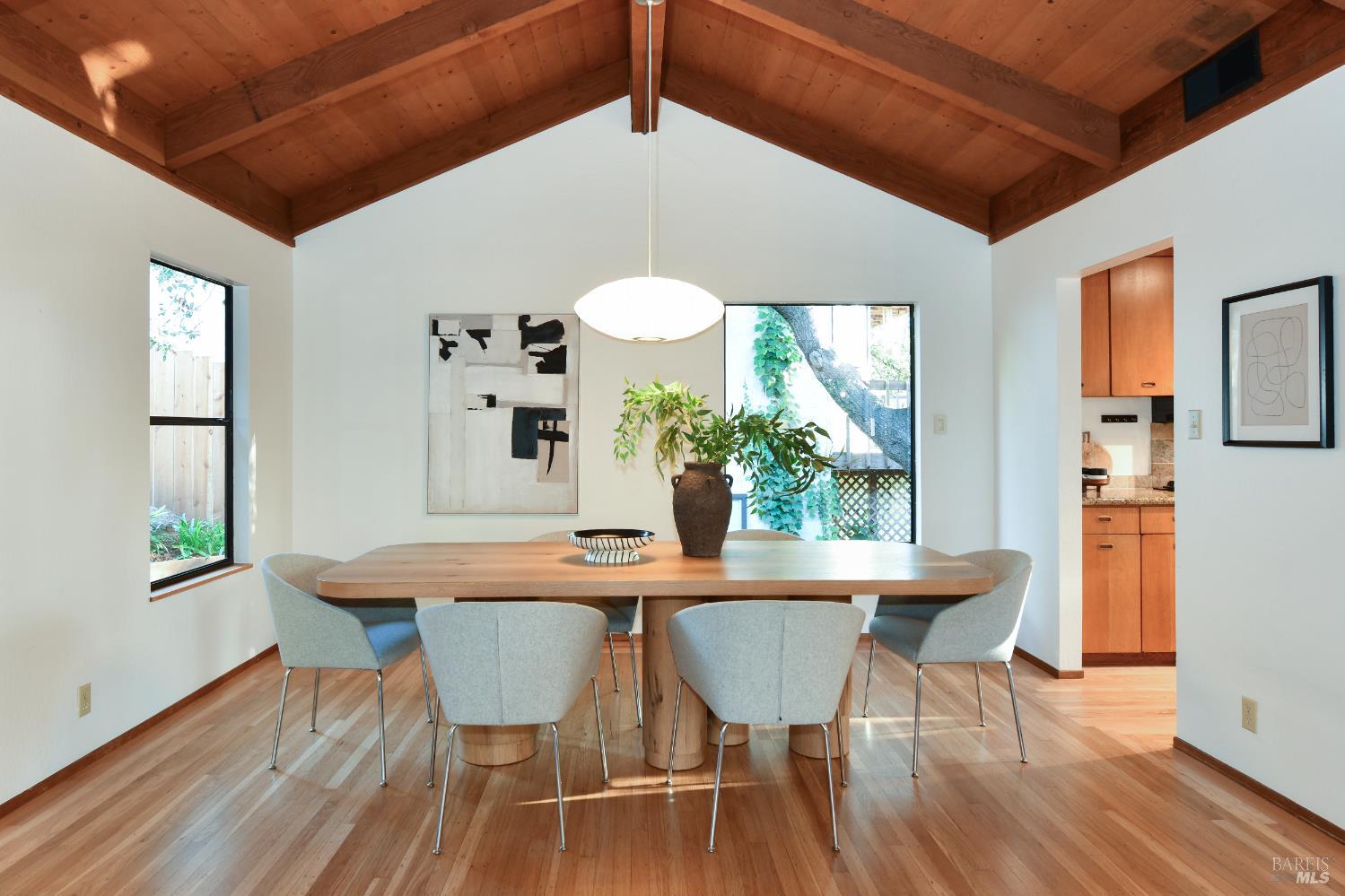 Detail Gallery Image 5 of 53 For 1625 Meek Ave, Napa,  CA 94559 - 3 Beds | 2/1 Baths