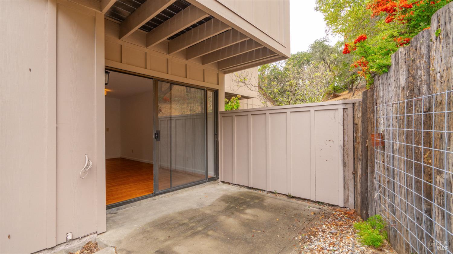 Detail Gallery Image 13 of 30 For 19 Burdell Ct, Novato,  CA 94949 - 2 Beds | 1/1 Baths