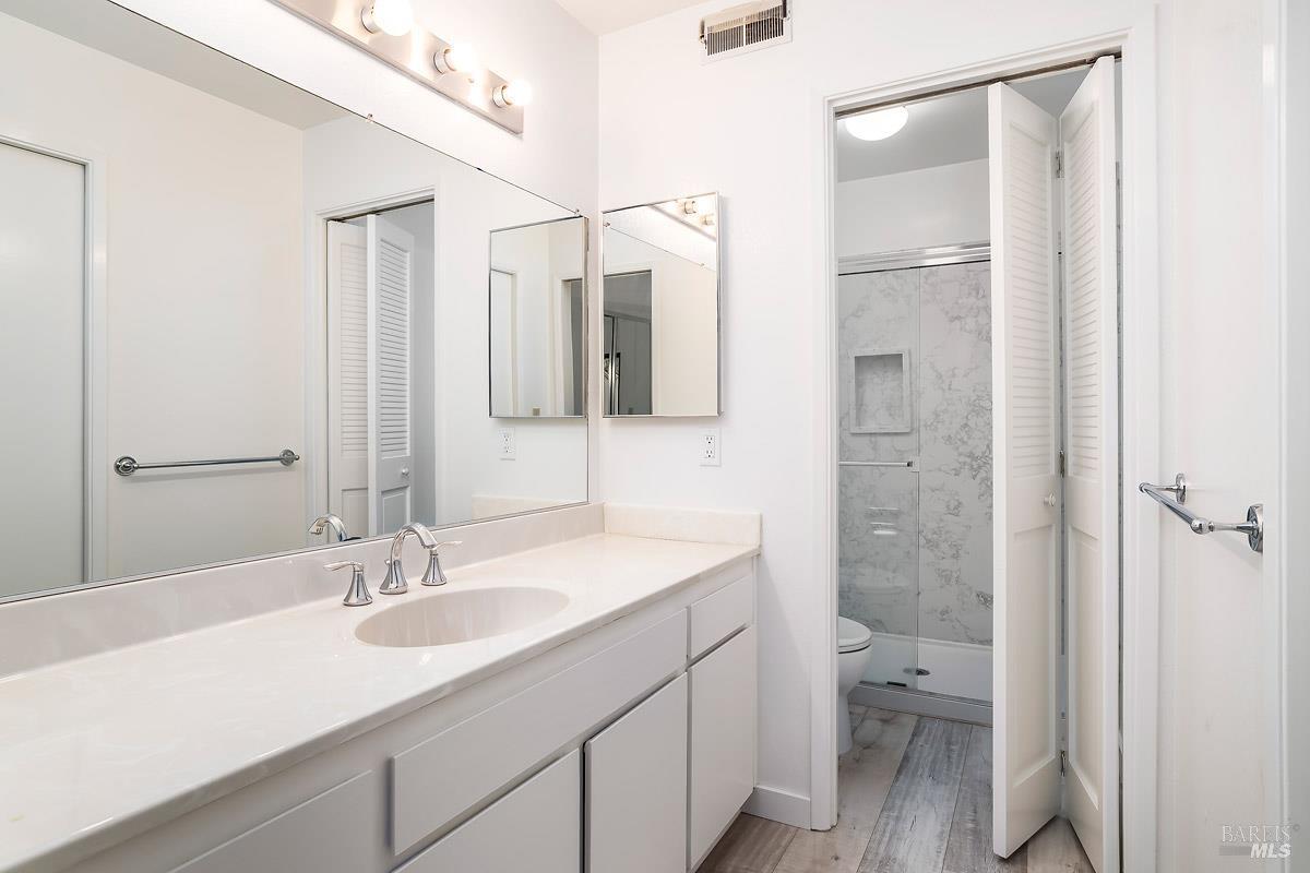 Detail Gallery Image 10 of 20 For 16 California Condor Way, Novato,  CA 94949 - 3 Beds | 2 Baths