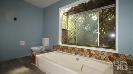 Detail Gallery Image 8 of 22 For 341 Lake St, Clearlake Oaks,  CA 95423 - 2 Beds | 2 Baths