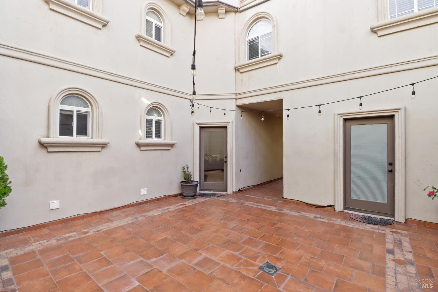 Detail Gallery Image 25 of 98 For 3945 Joslin Ln, Vacaville,  CA 95688 - 6 Beds | 5/4 Baths