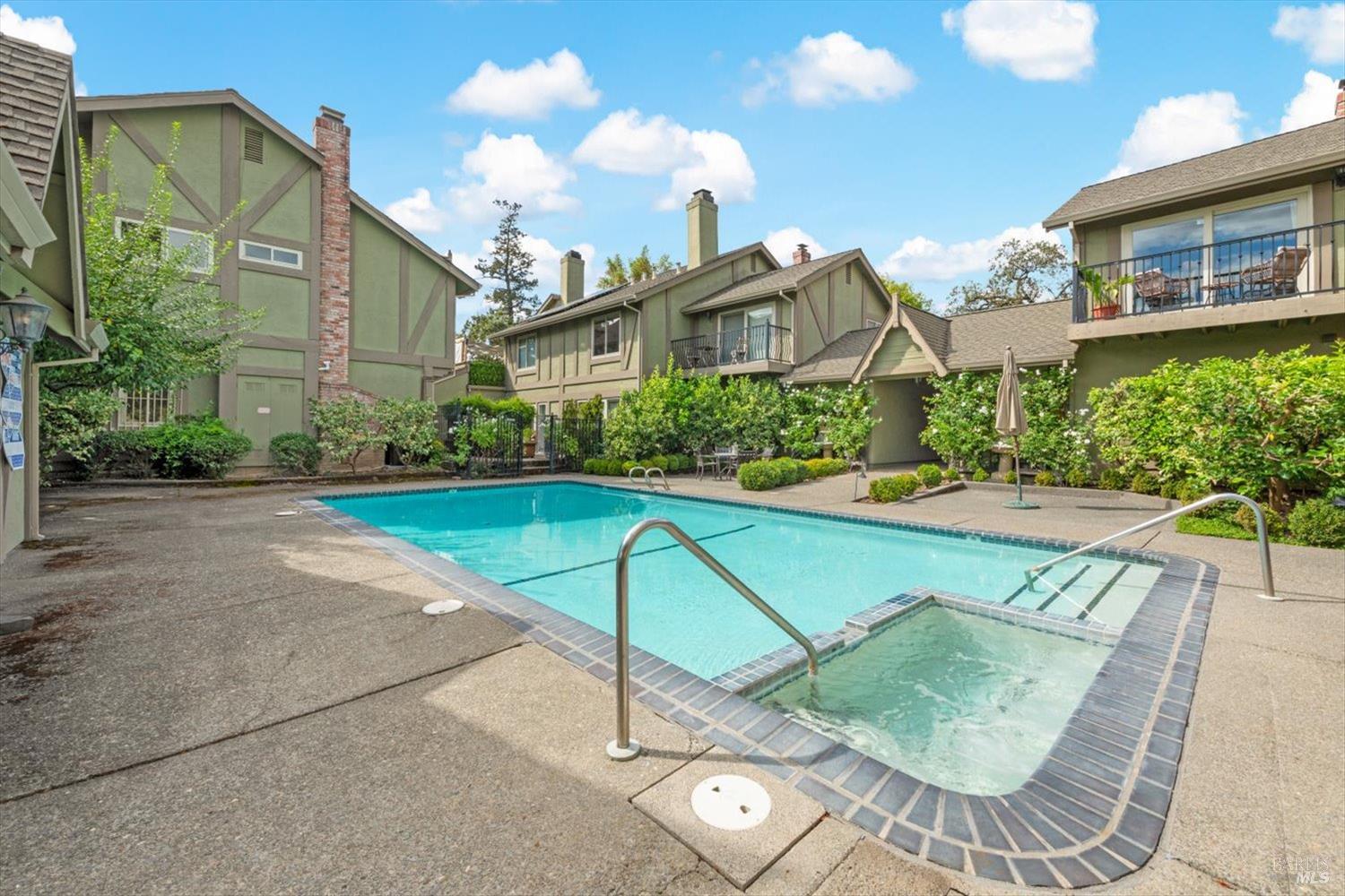 Detail Gallery Image 35 of 40 For 945 Hunt Ave, Saint Helena,  CA 94574 - 2 Beds | 2/1 Baths