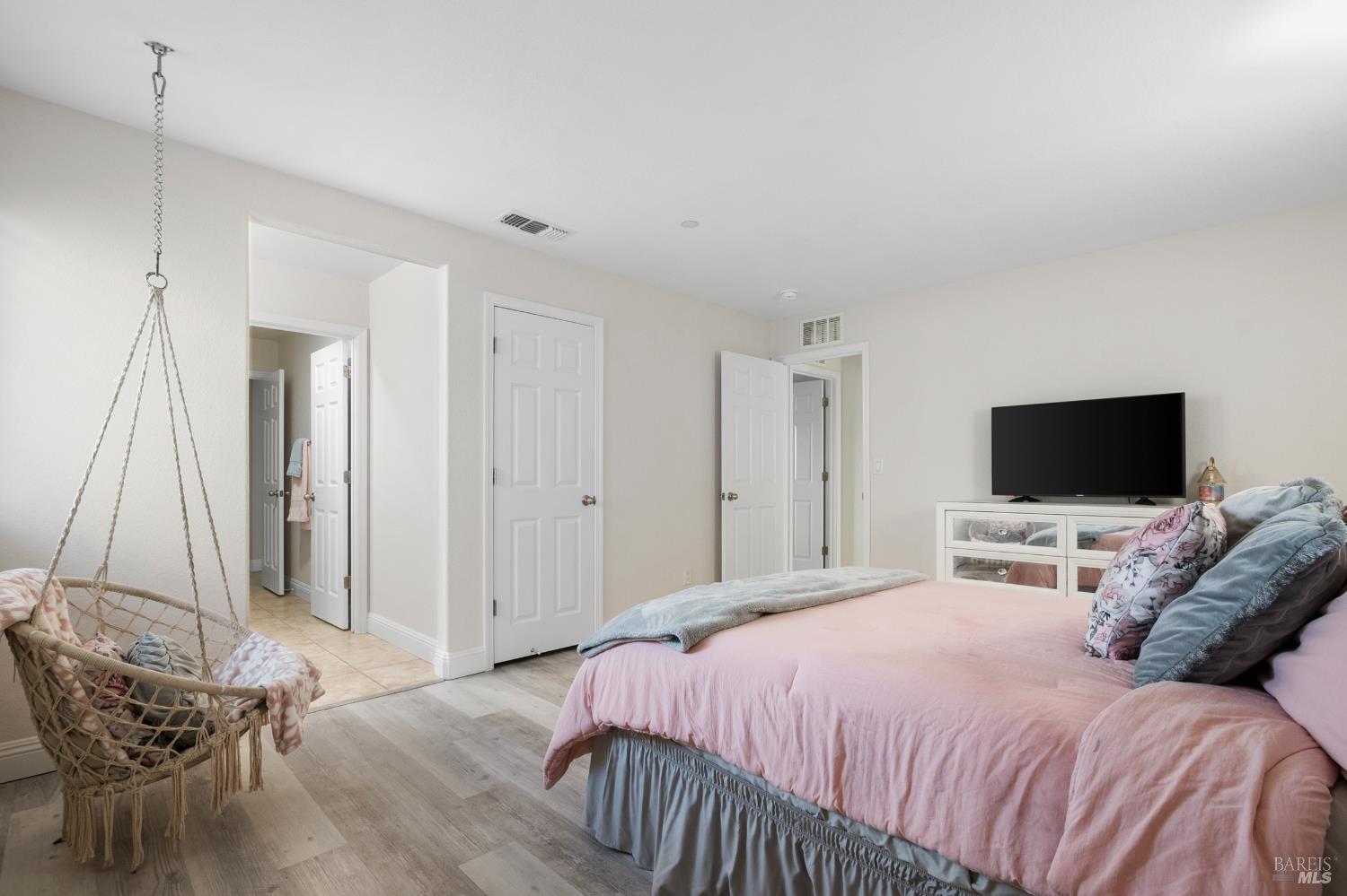 Detail Gallery Image 41 of 71 For 2437 Sanders Ln, Fairfield,  CA 94533 - 5 Beds | 4 Baths