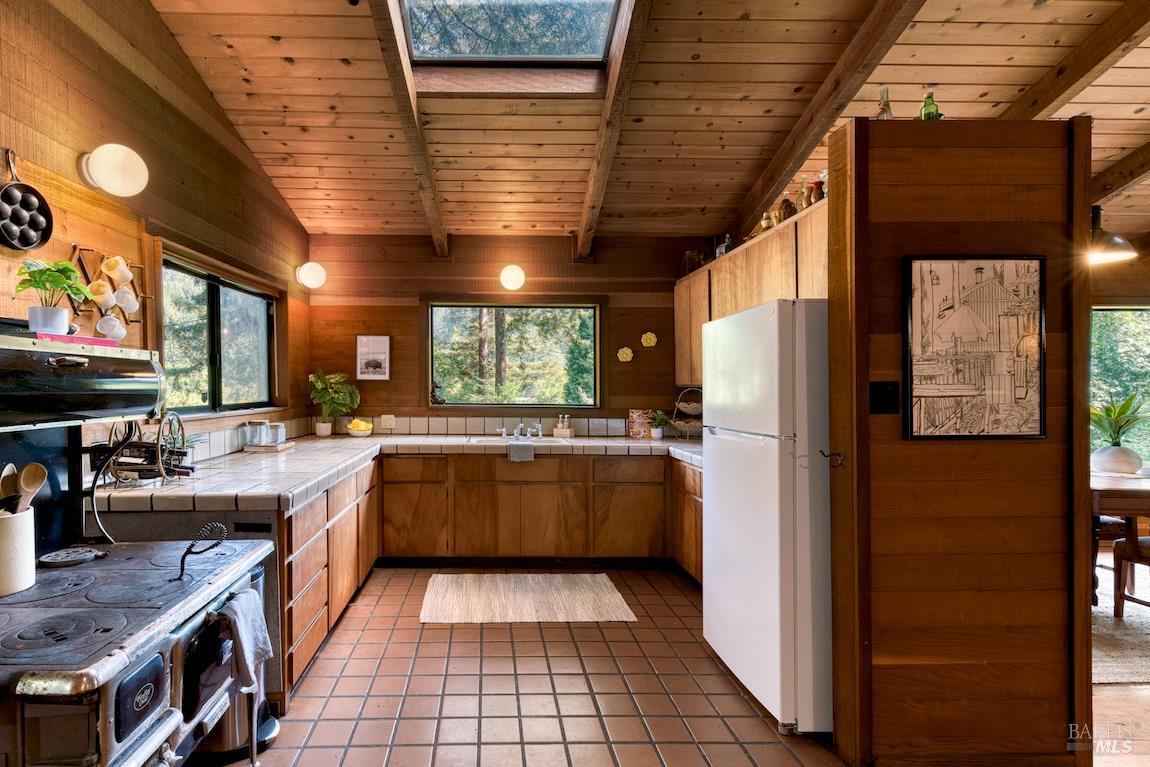 Detail Gallery Image 18 of 44 For 21684 Starrett Hill Dr, Monte Rio,  CA 95462 - 3 Beds | 1 Baths