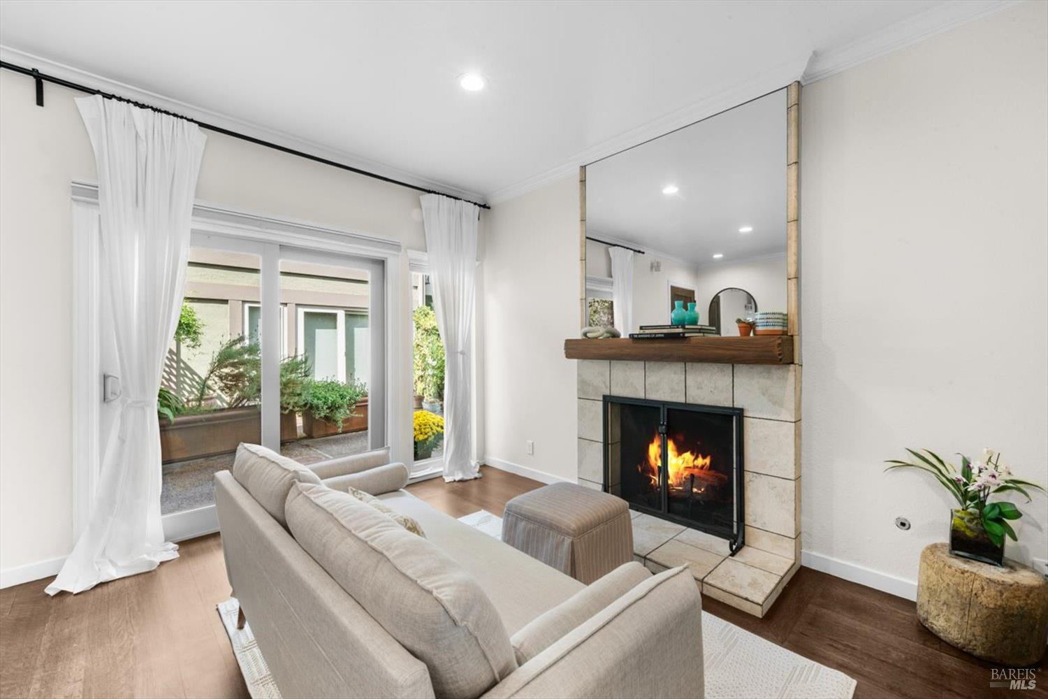 Detail Gallery Image 5 of 40 For 945 Hunt Ave, Saint Helena,  CA 94574 - 2 Beds | 2/1 Baths